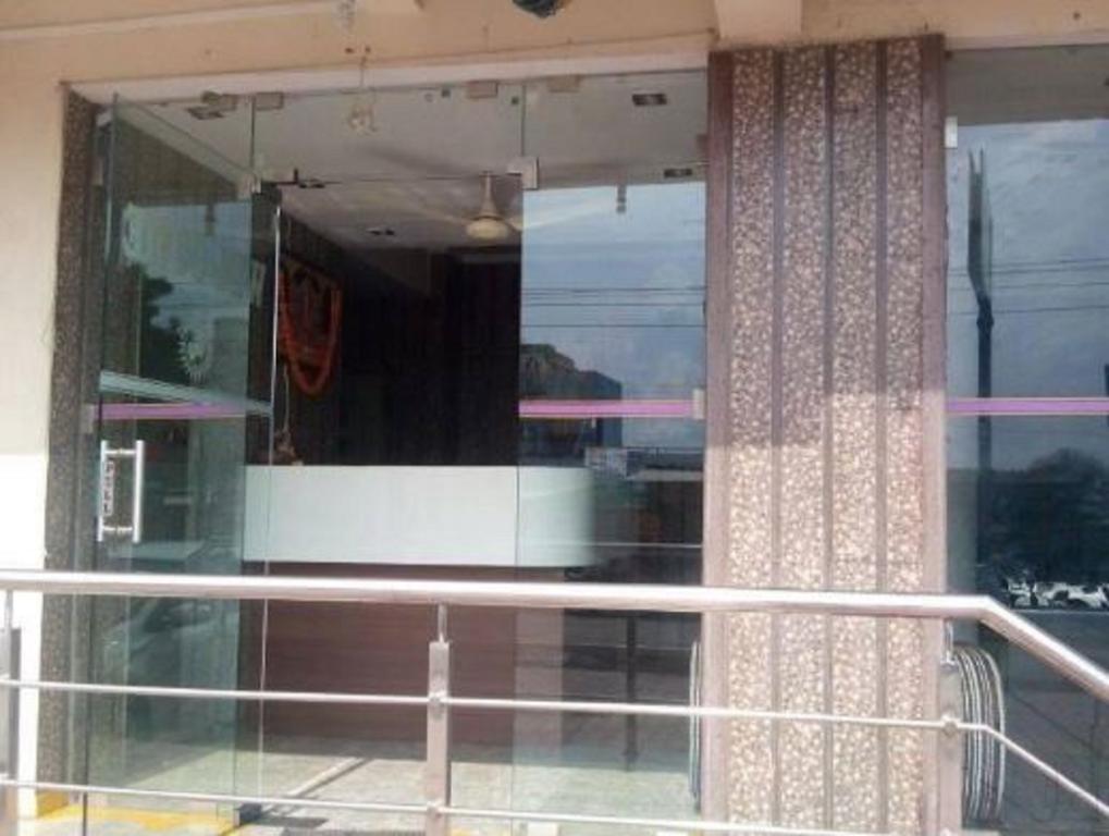 Sri Sai Sannidhi Shirdi Exterior photo